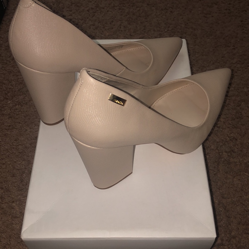 Heels - Picture 4 of 5